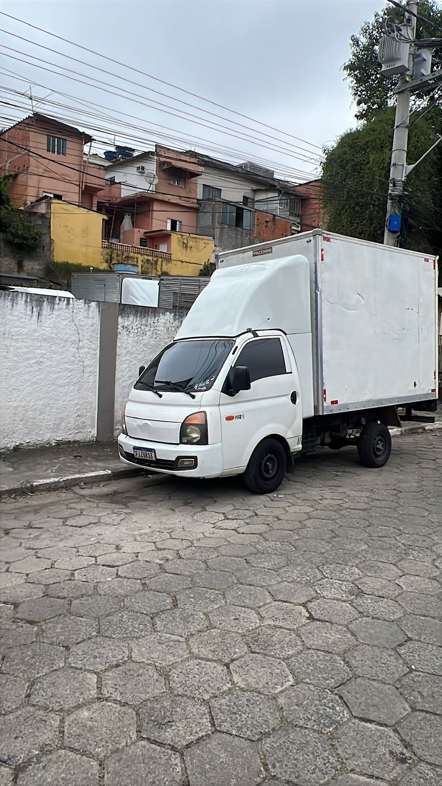 Caminhão da MSilva Carretos para mudanças e fretes em Atibaia