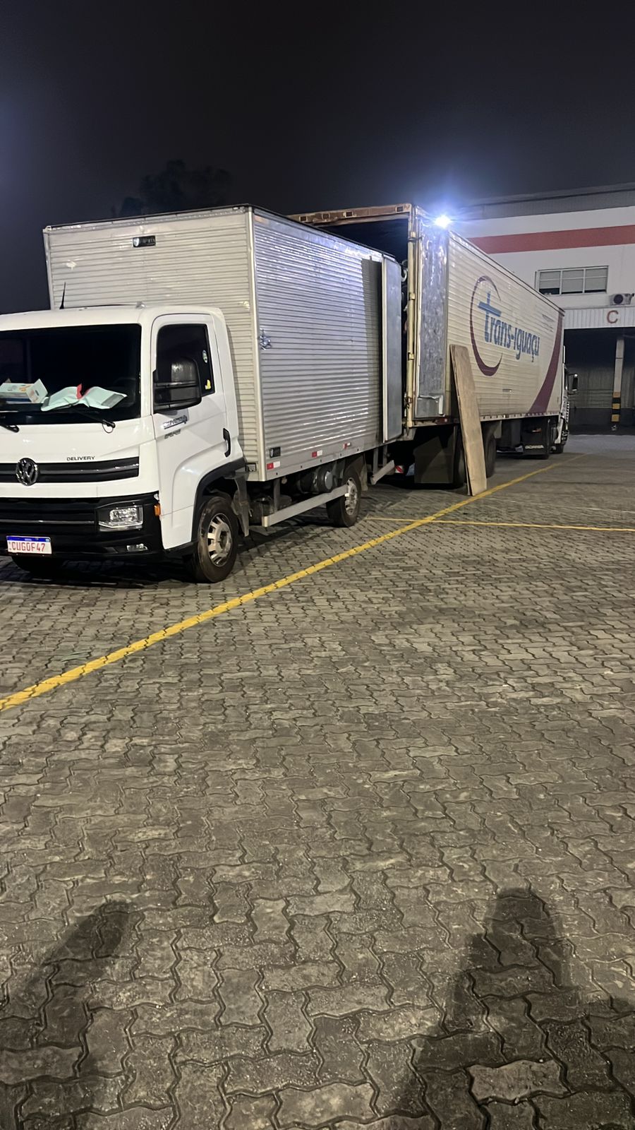 Caminhão da MSilva Carretos para fretes e carretos em São Paulo